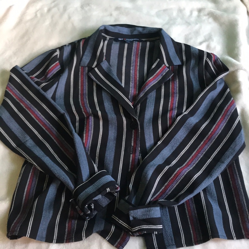 LOOSE CROPED BUTTON UP SHIRT